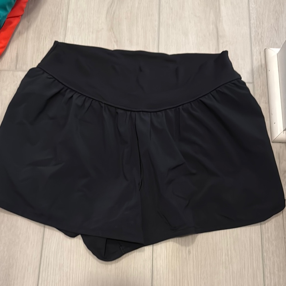 Aerie Women's Black Skorts